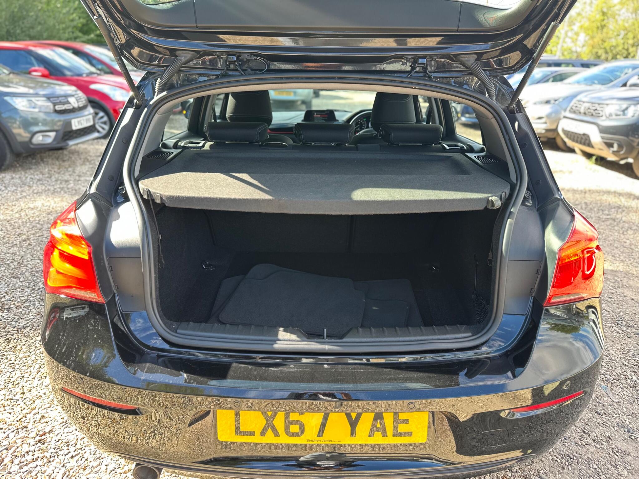 BMW 1 Series view 17
