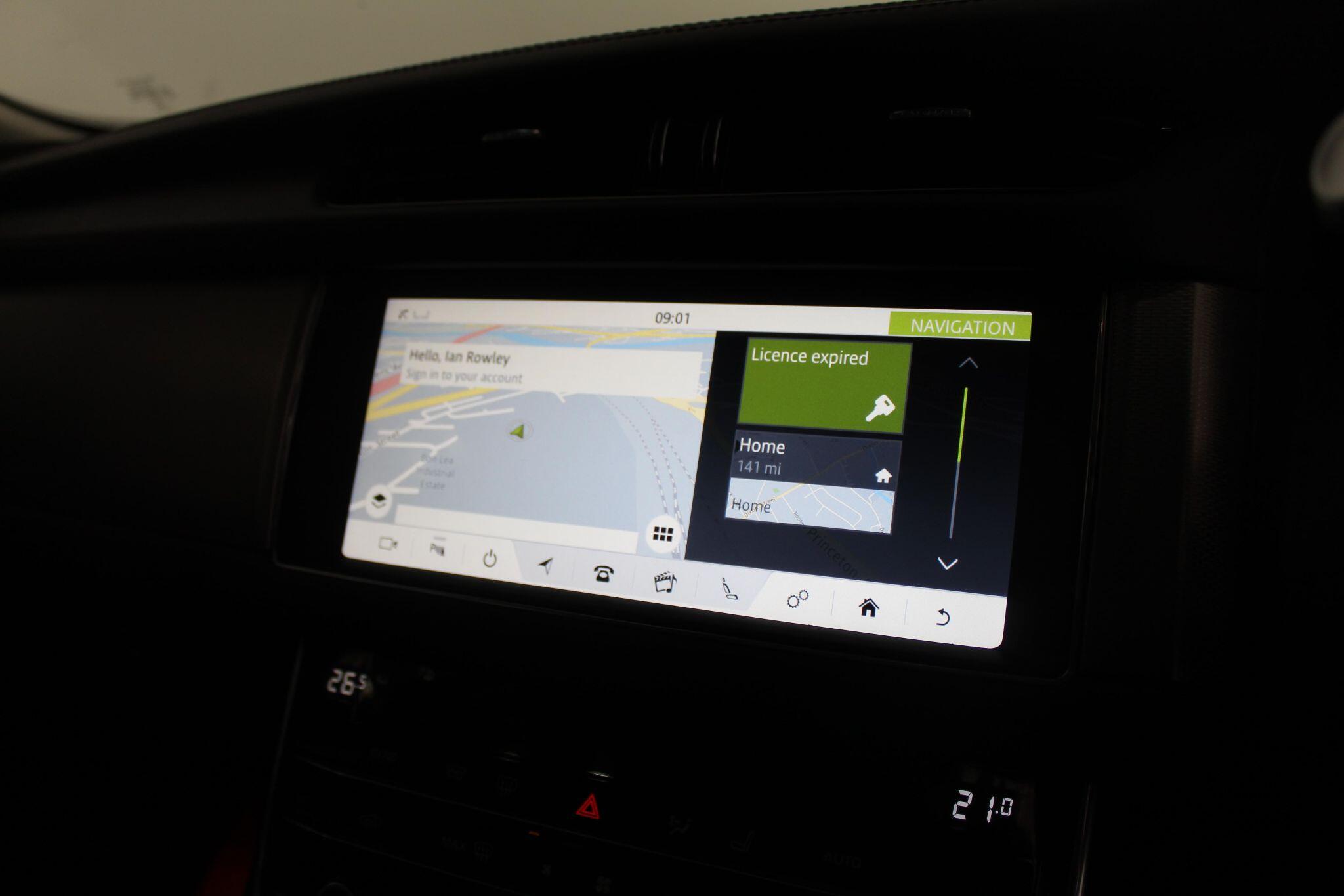 Jaguar XF view 39