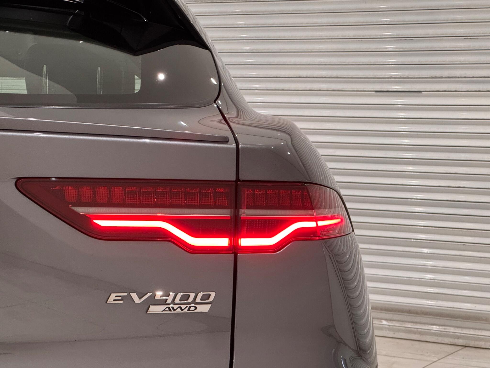 Jaguar I-Pace view 19