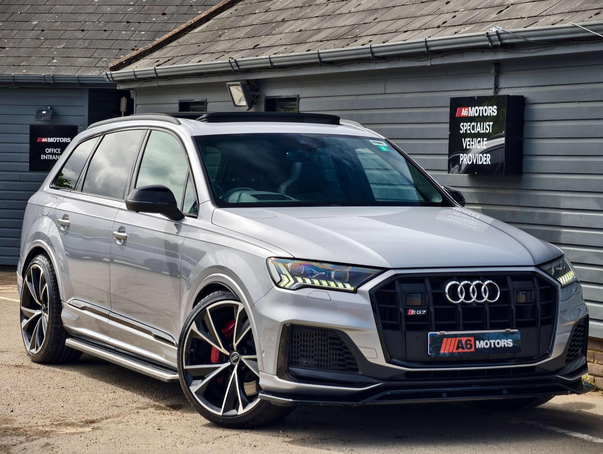 Audi SQ7 view 7