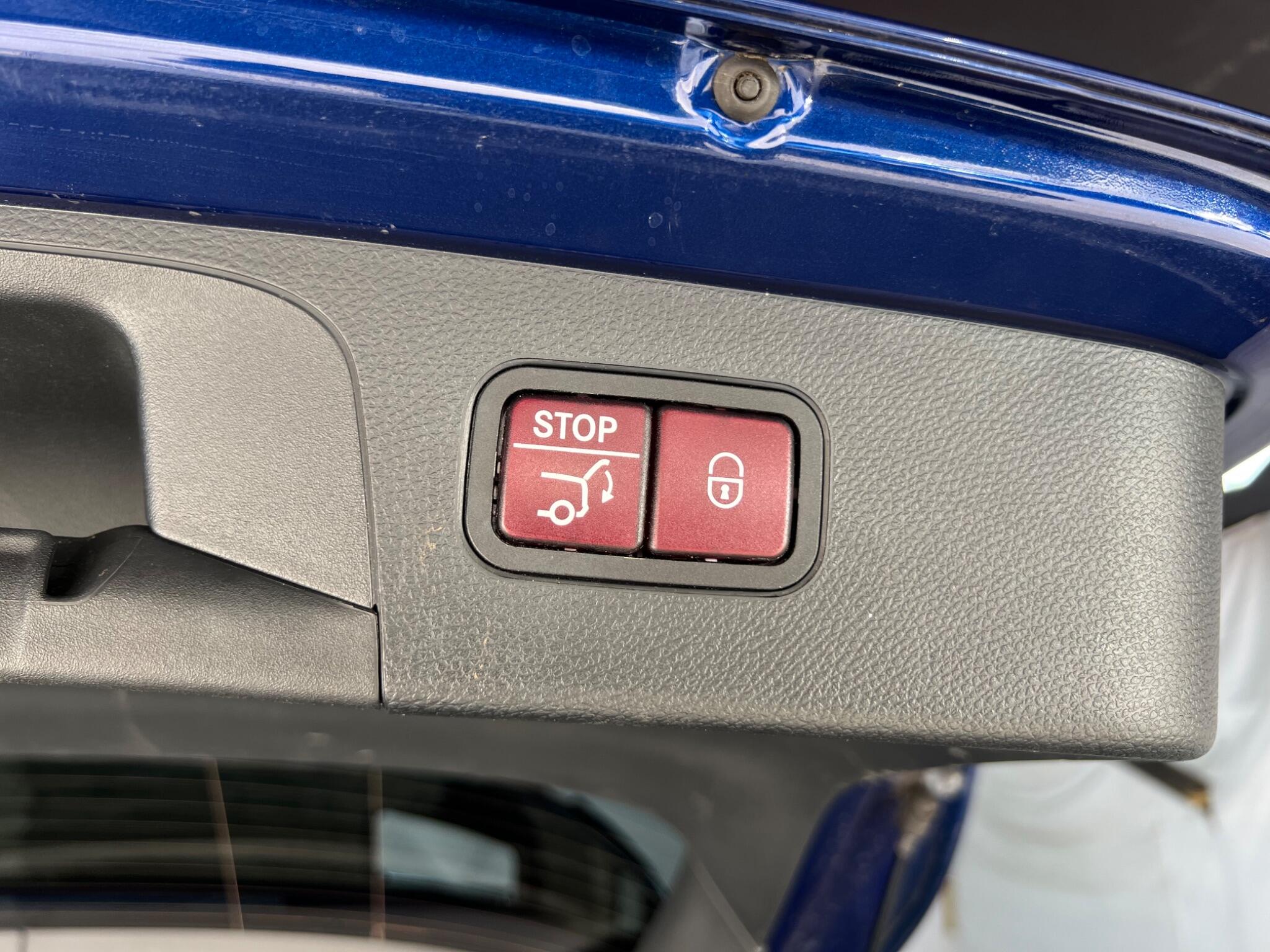Mercedes-Benz GLC view 32