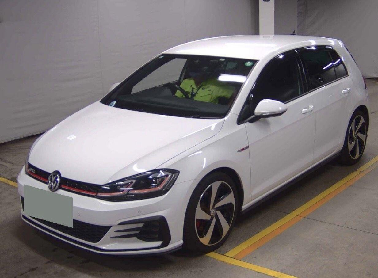 Volkswagen Golf view 2