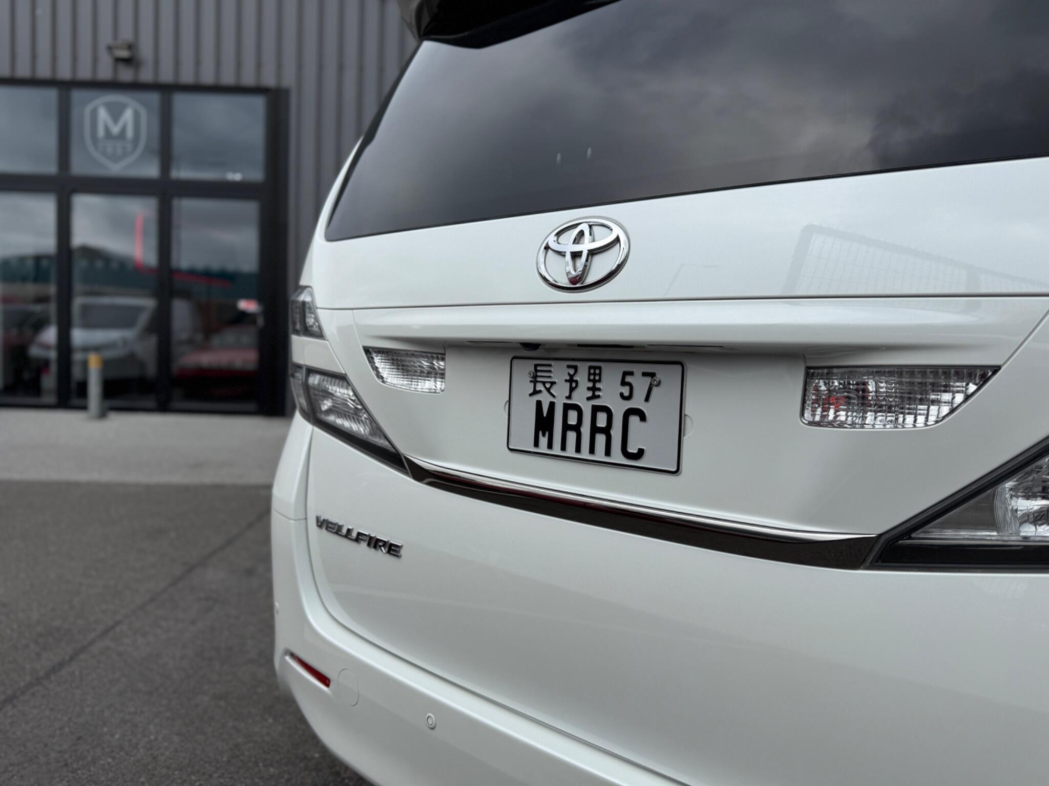 Toyota Vellfire view 26