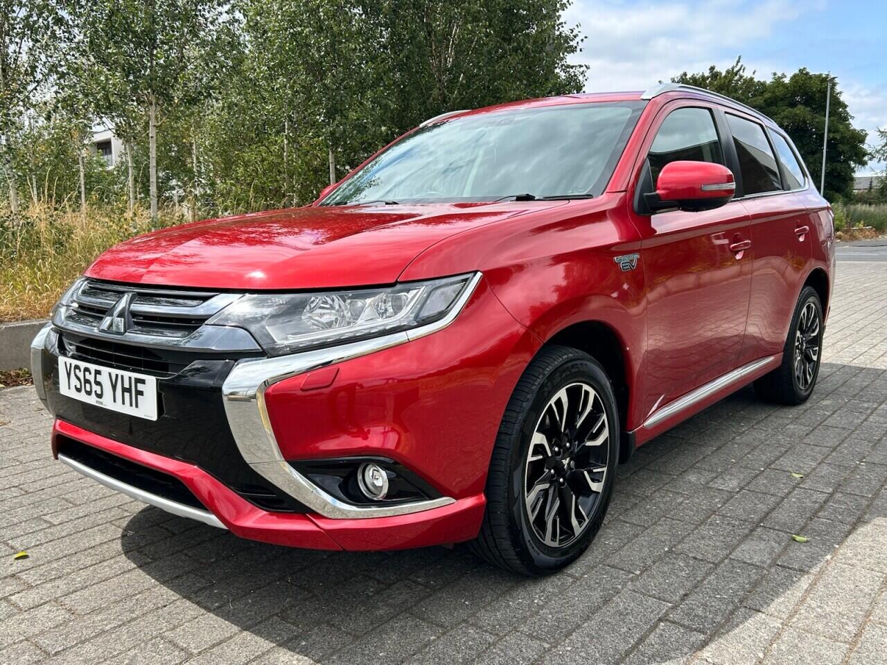 Mitsubishi Outlander view 14