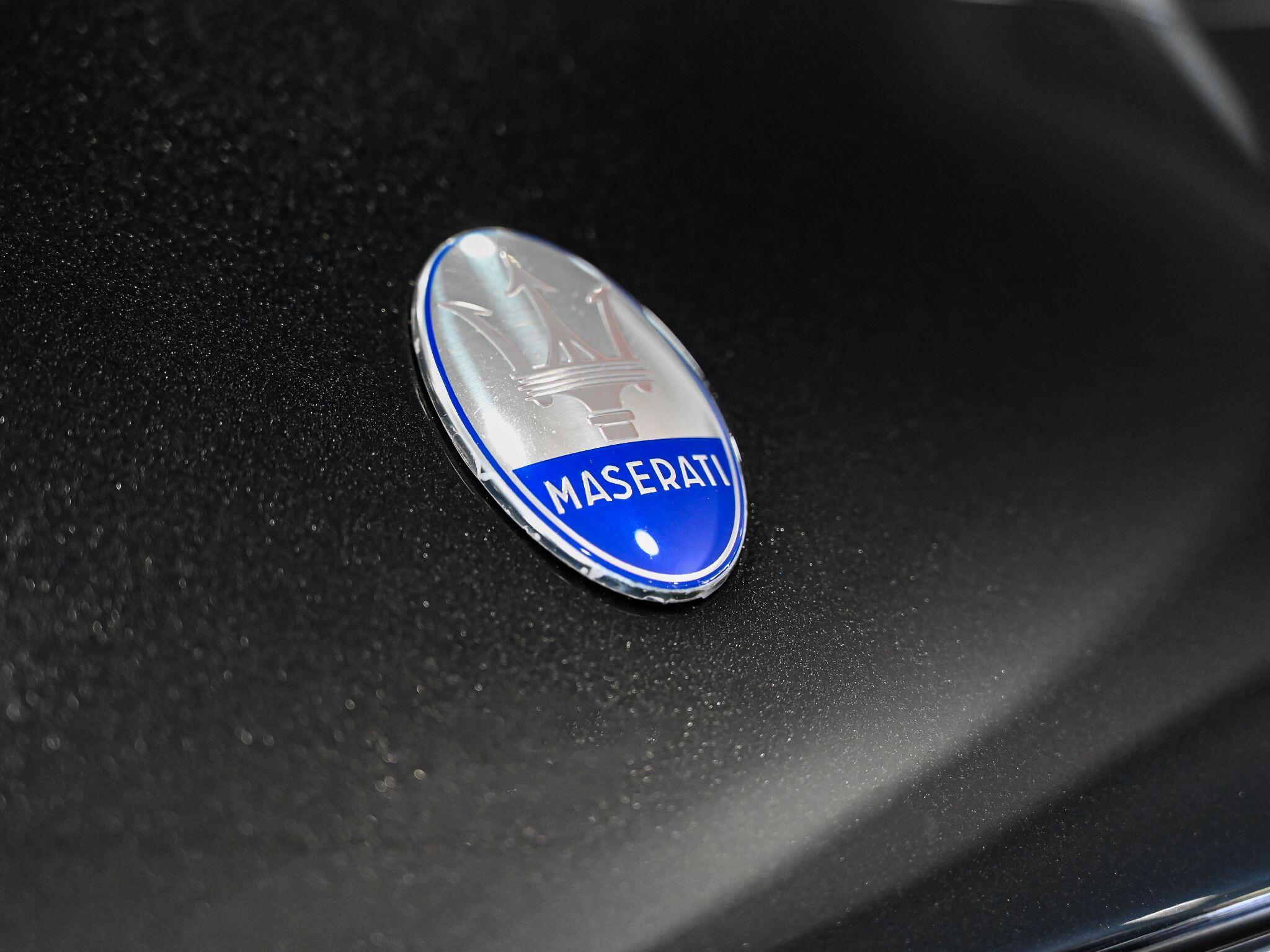 Maserati Coupe view 16