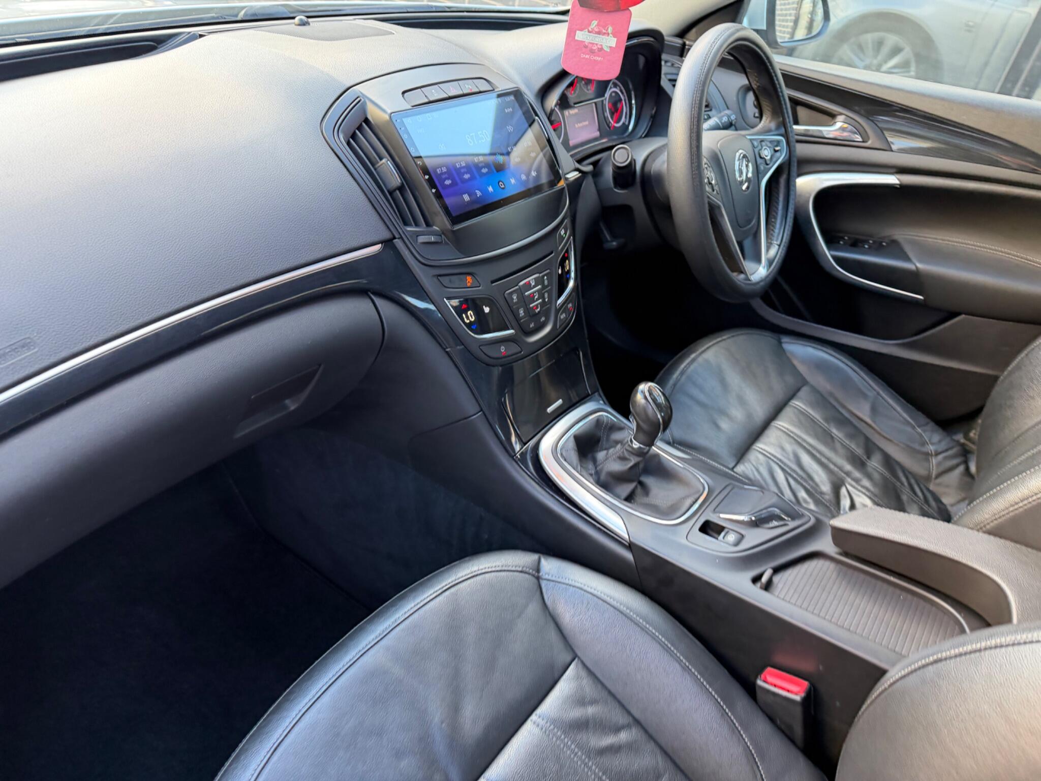 Vauxhall Insignia view 17