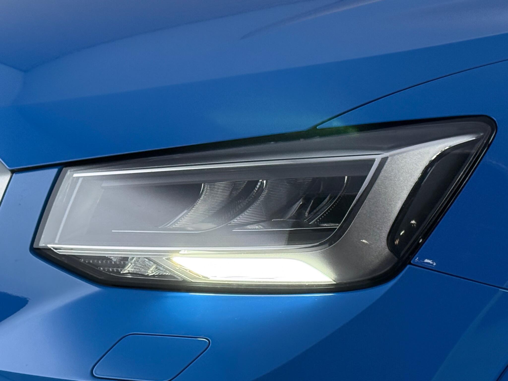 Audi Q2 view 13