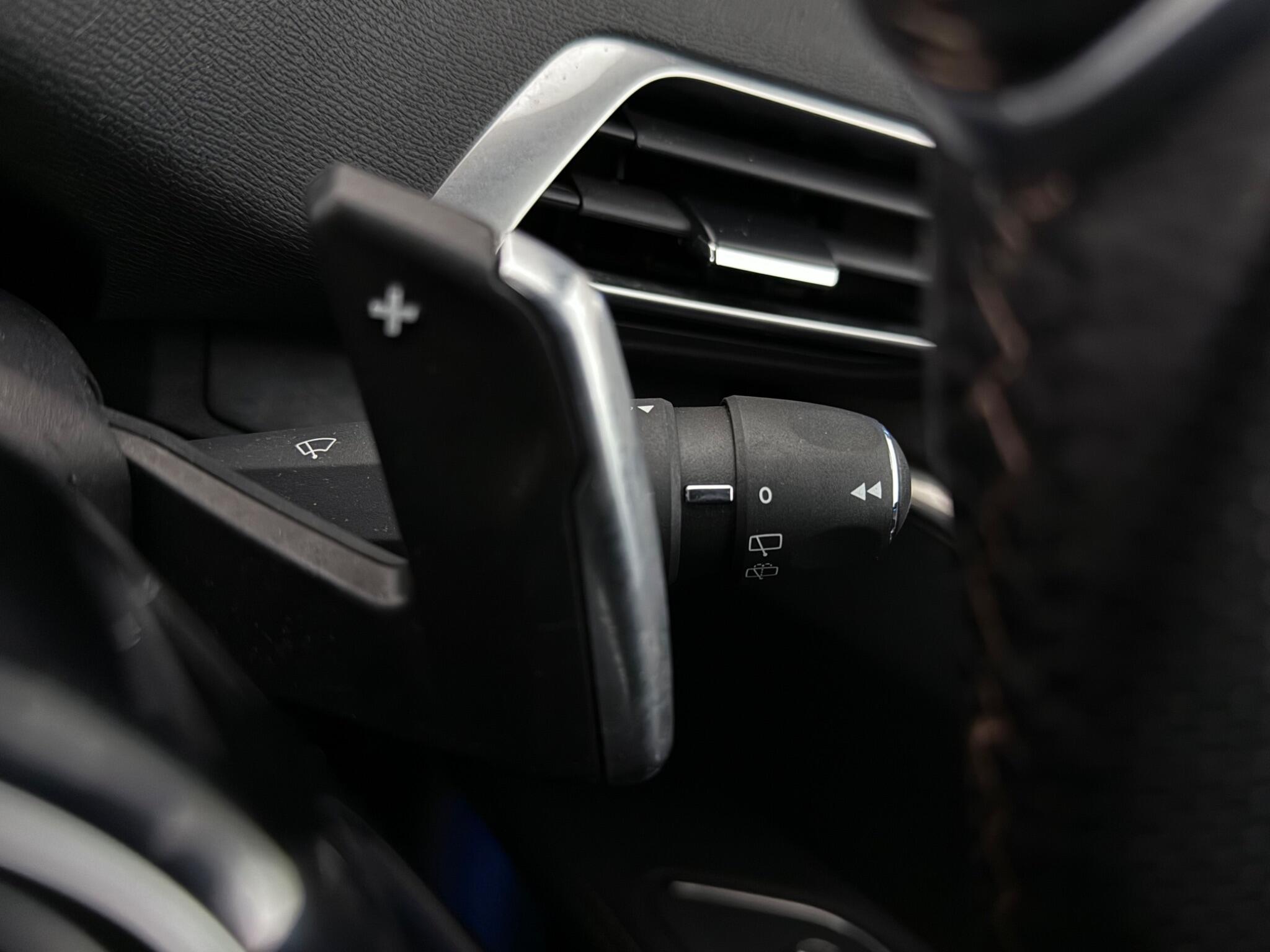 Peugeot 5008 view 18