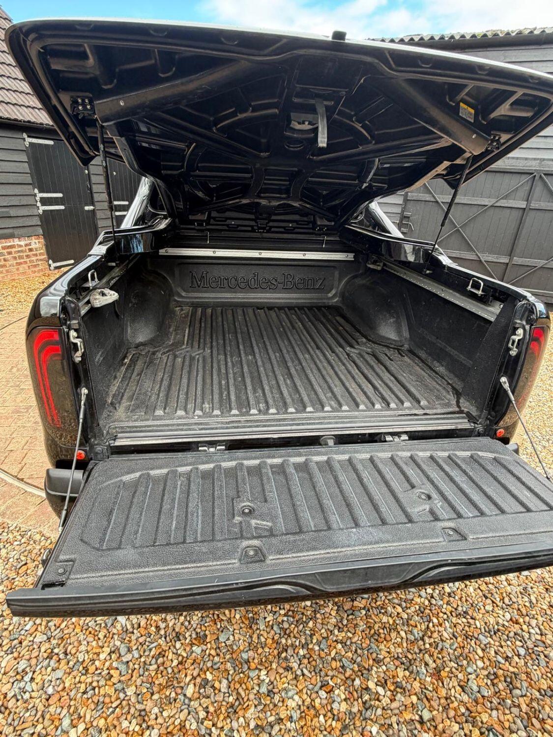 Mercedes-Benz X-Class view 16