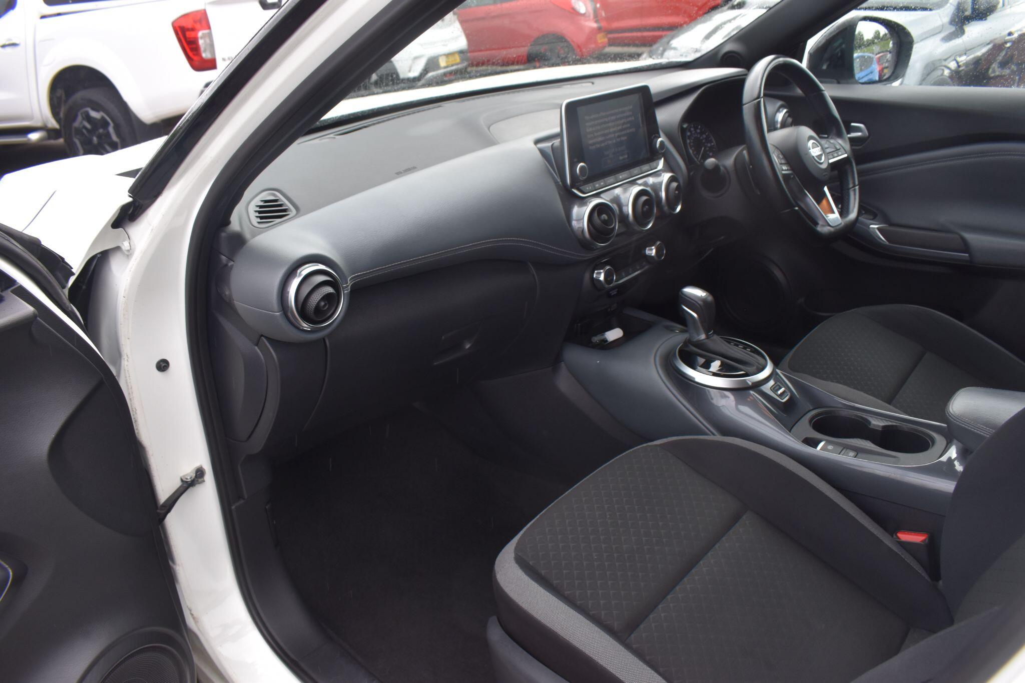 Juke - 1.0 DIG-T N-Connecta DCT Auto Euro 6 (s/s) 5dr - Image 16