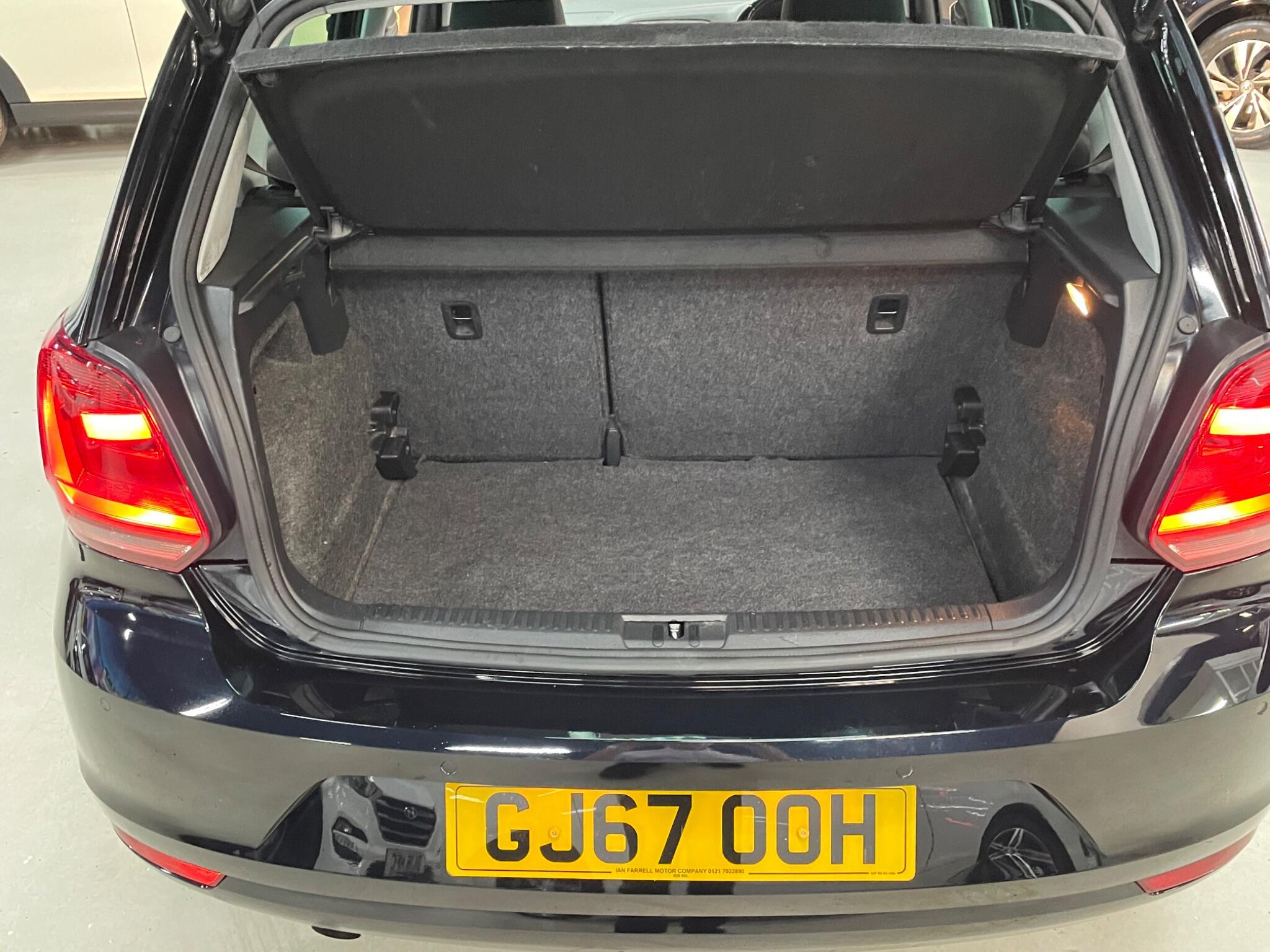 Volkswagen Polo view 8