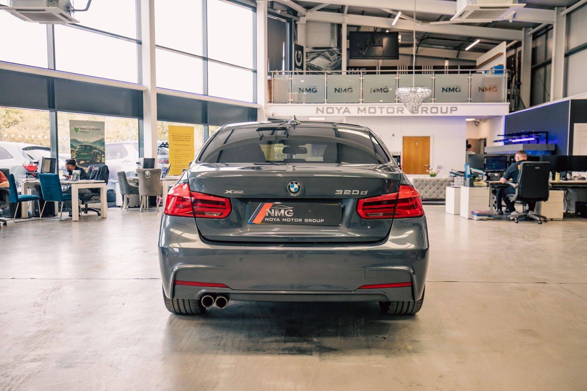 BMW 3 Series view 29