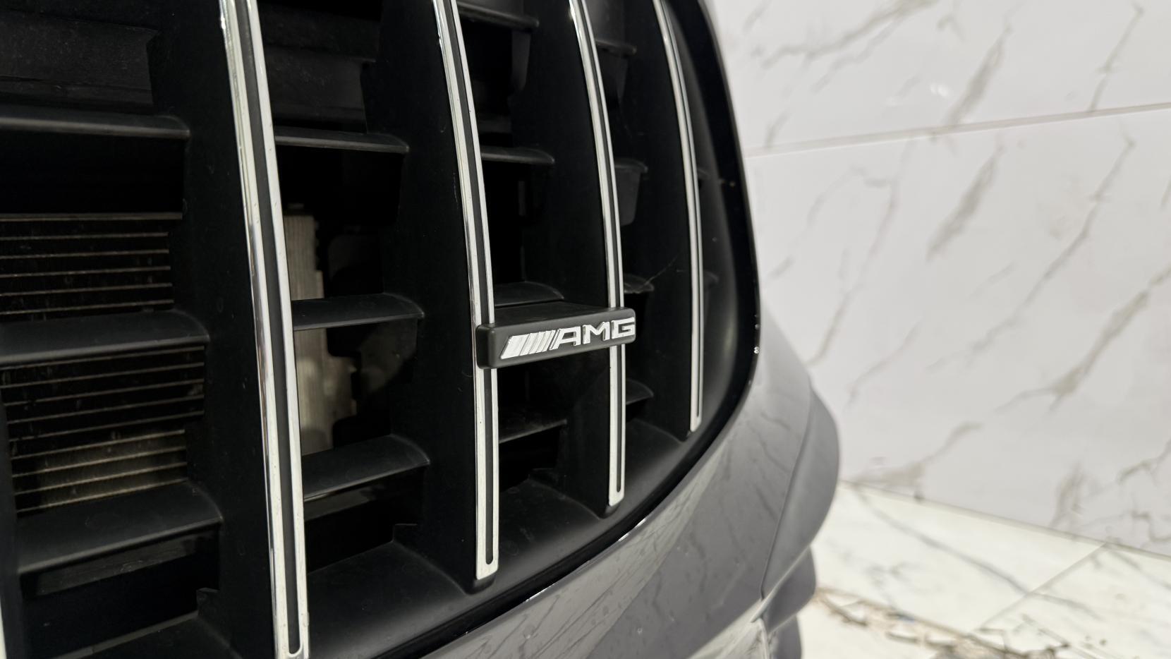 Mercedes-Benz GLB view 42