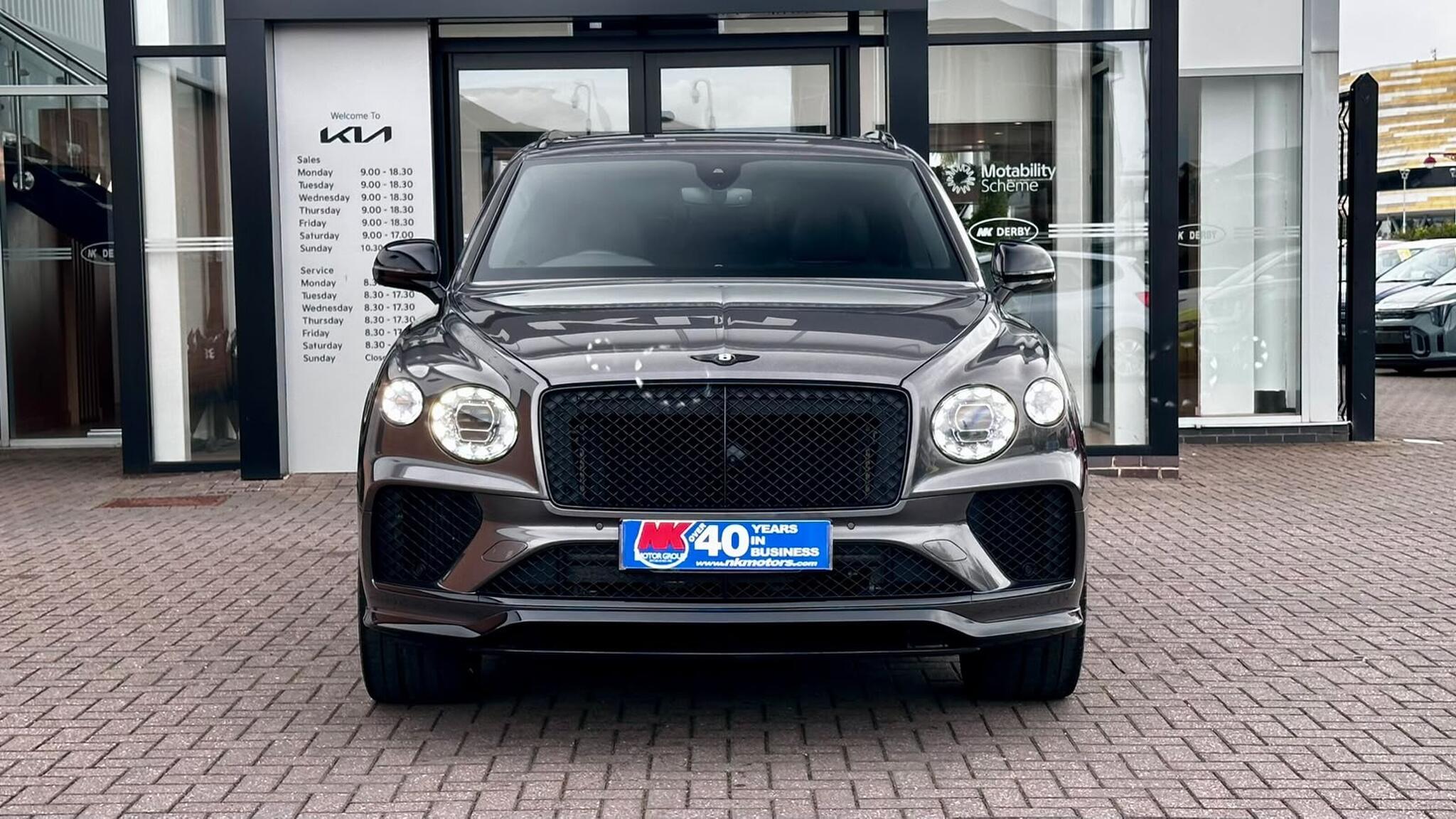 Bentley Bentayga view 20