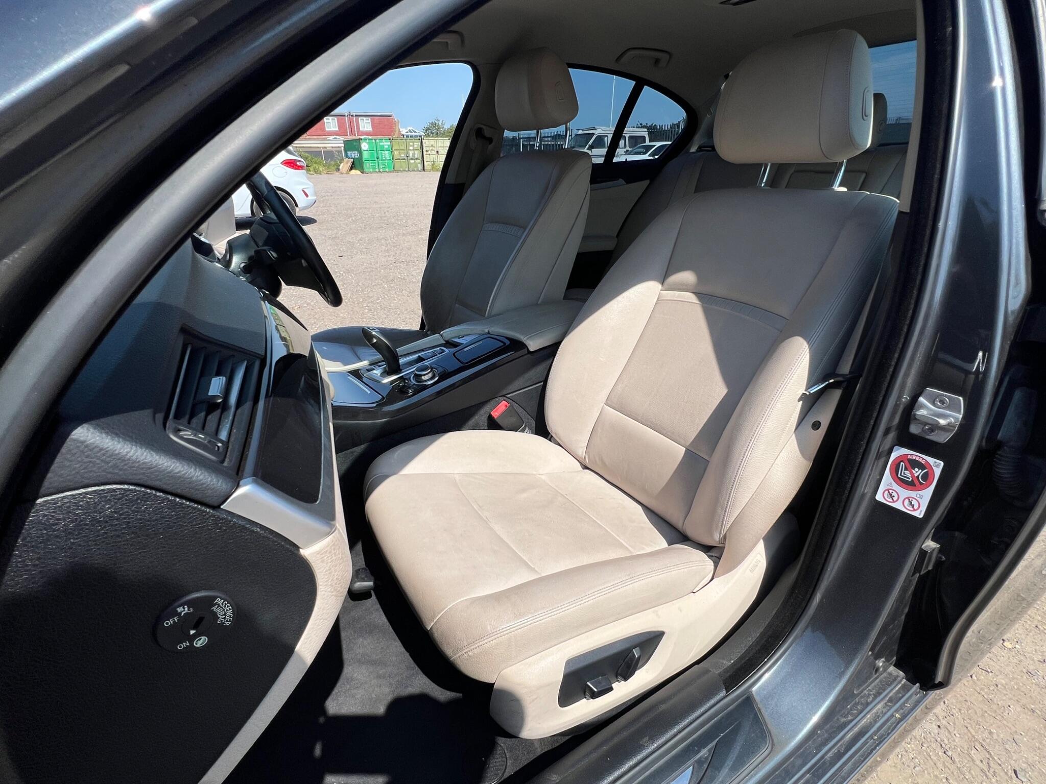 BMW 5 Series view 22
