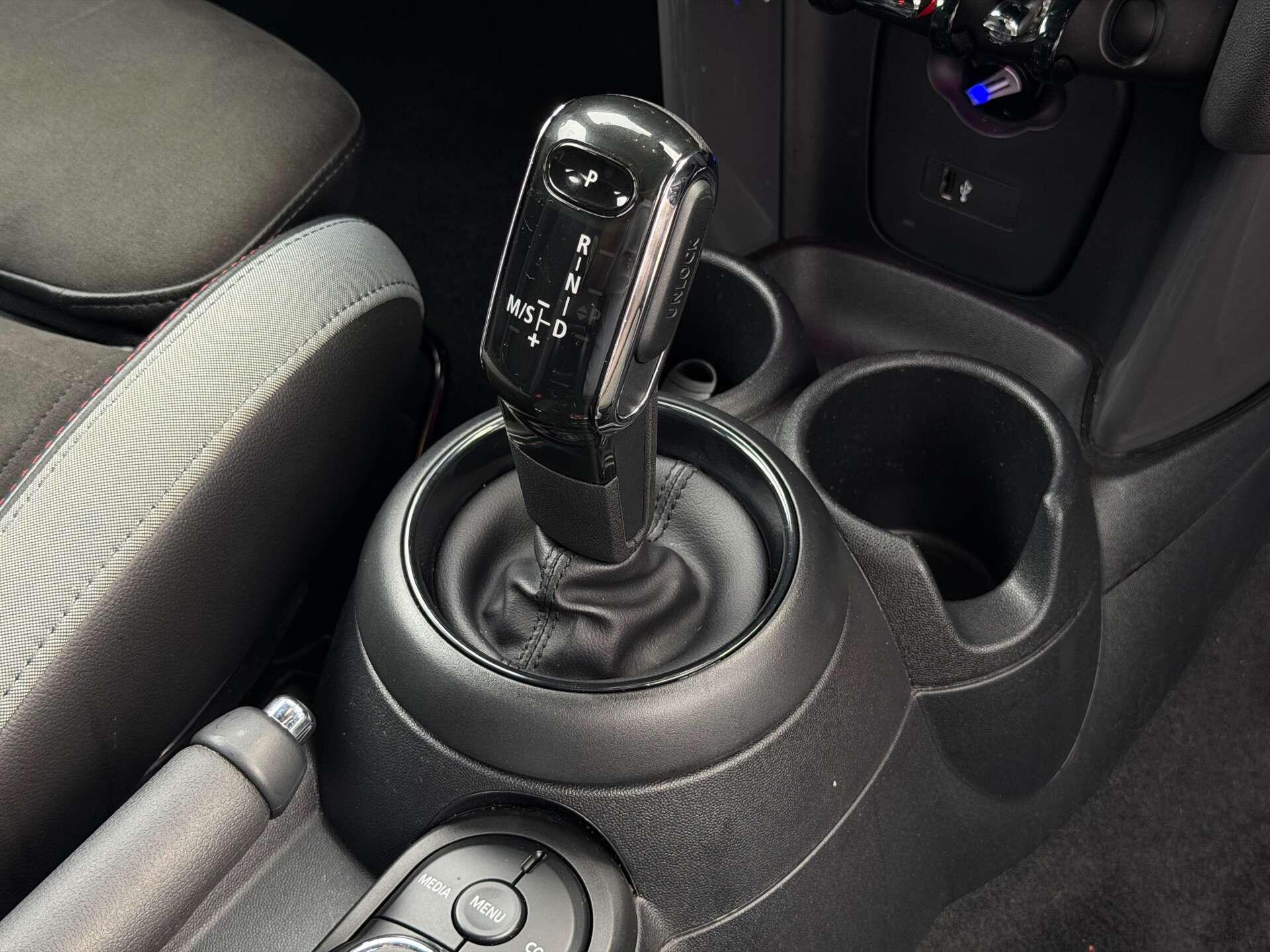 Mini Hatch view 29