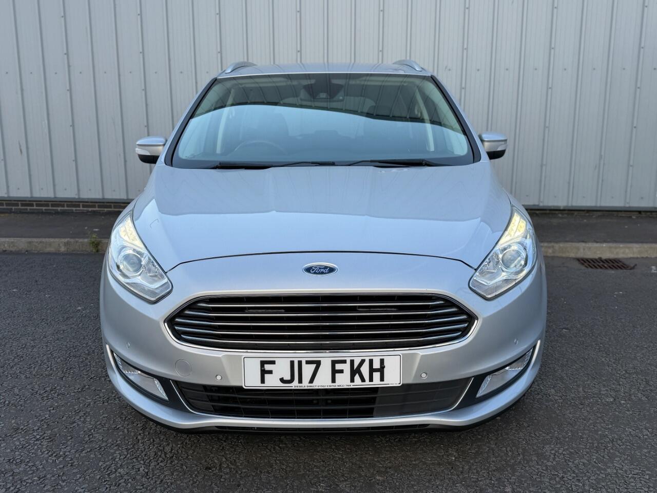 Ford Galaxy view 3