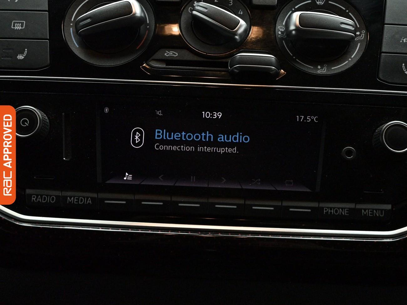 Volkswagen Up! view 25