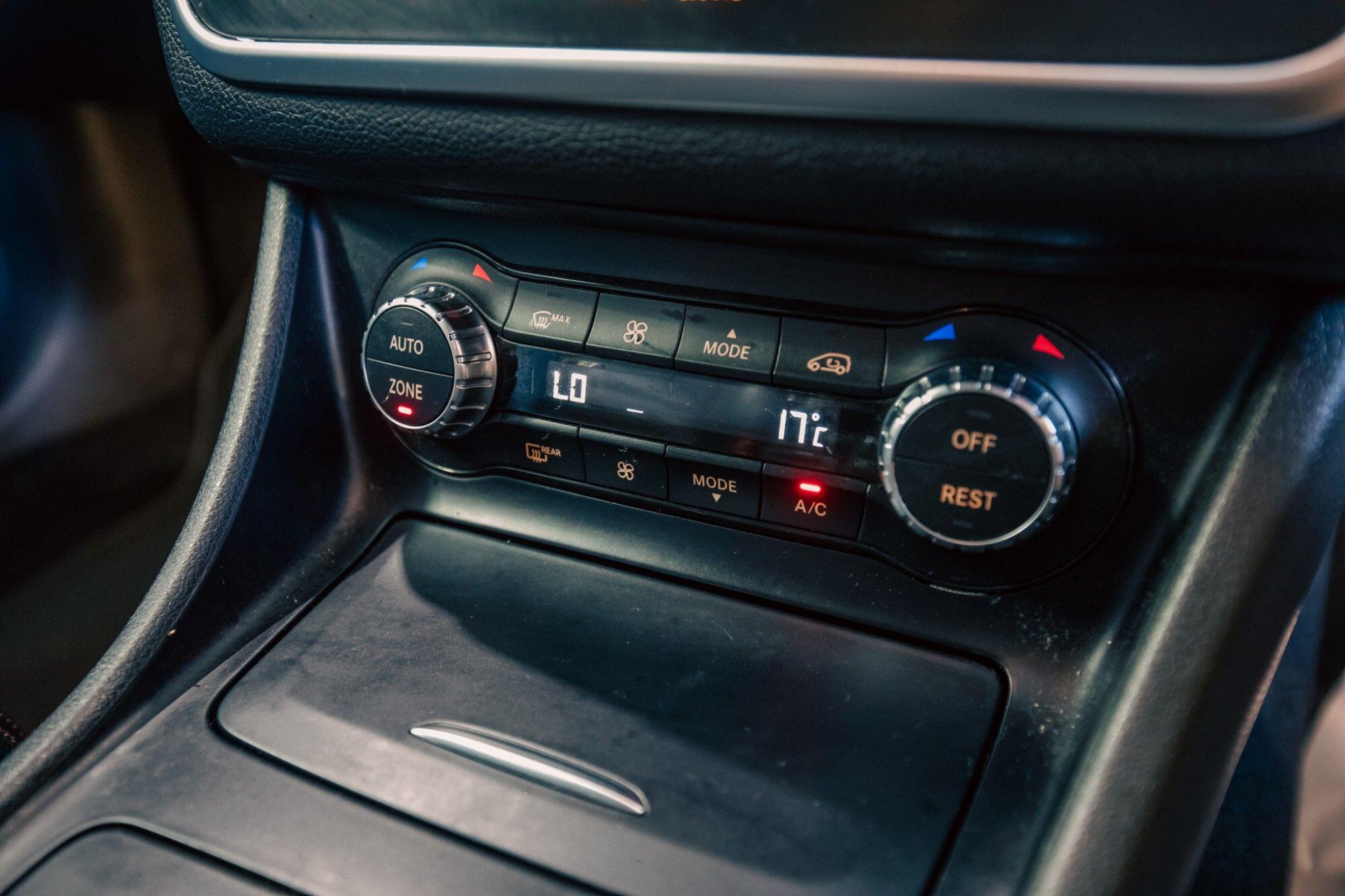Mercedes-Benz Cla view 18