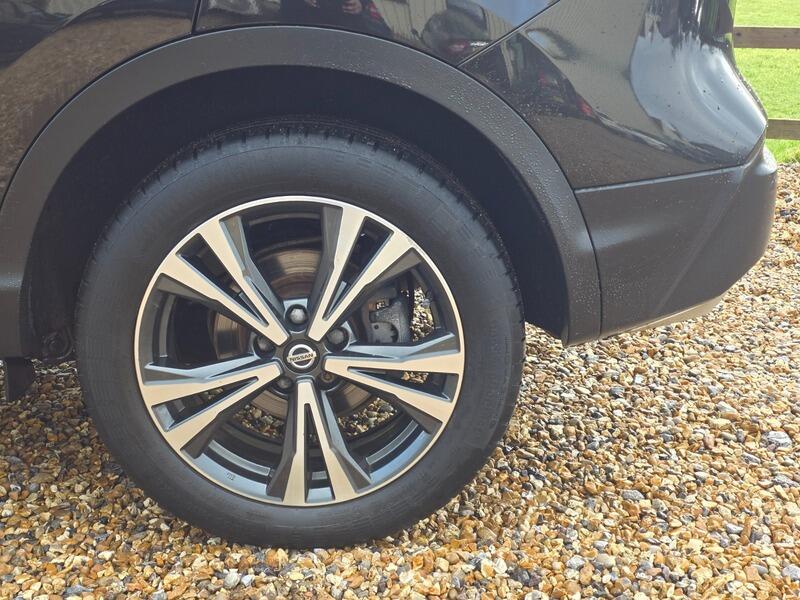 2019 Nissan Qashqai 1.3 DIG-T N-Connecta Euro 6 (s/s) 5dr • 52,400 miles image 9