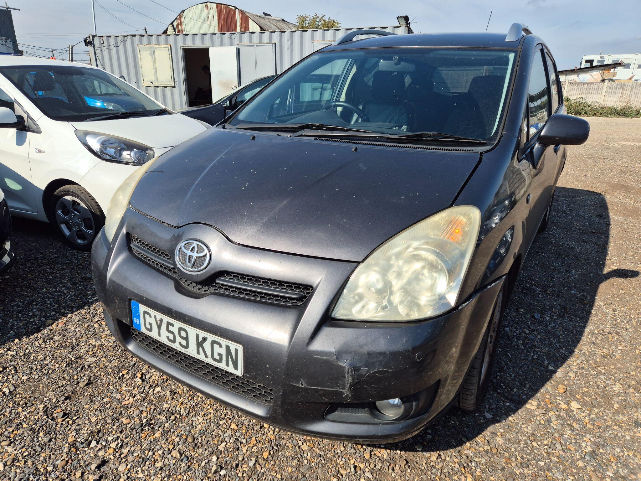 Toyota Corolla Verso view 3