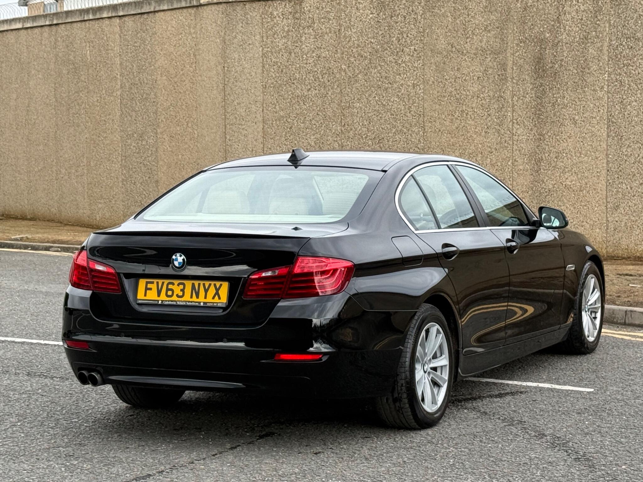 BMW 5 Series view 13