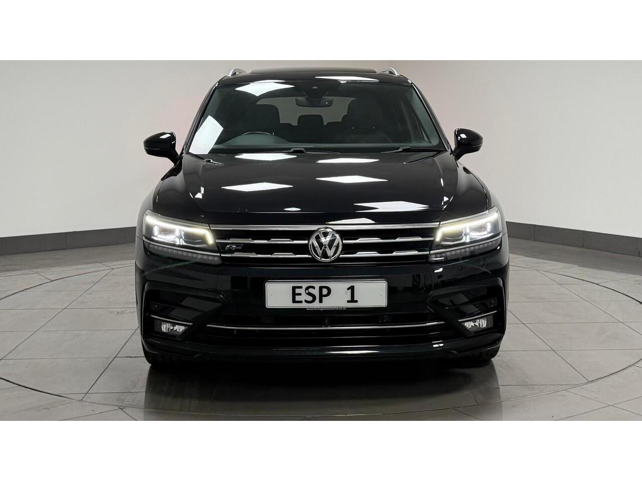 Volkswagen Tiguan Allspace view 12