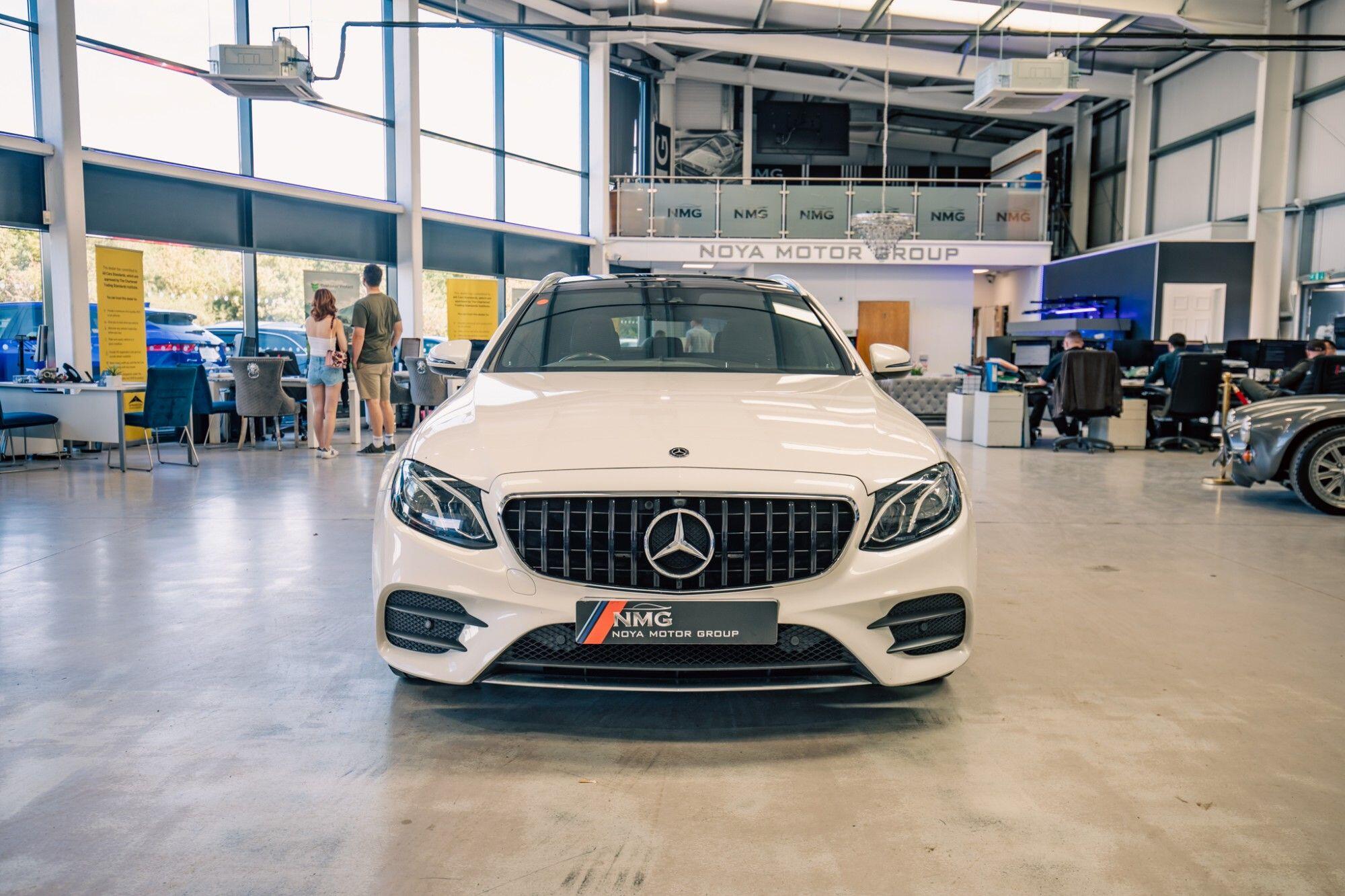 Mercedes-Benz E-Class view 25