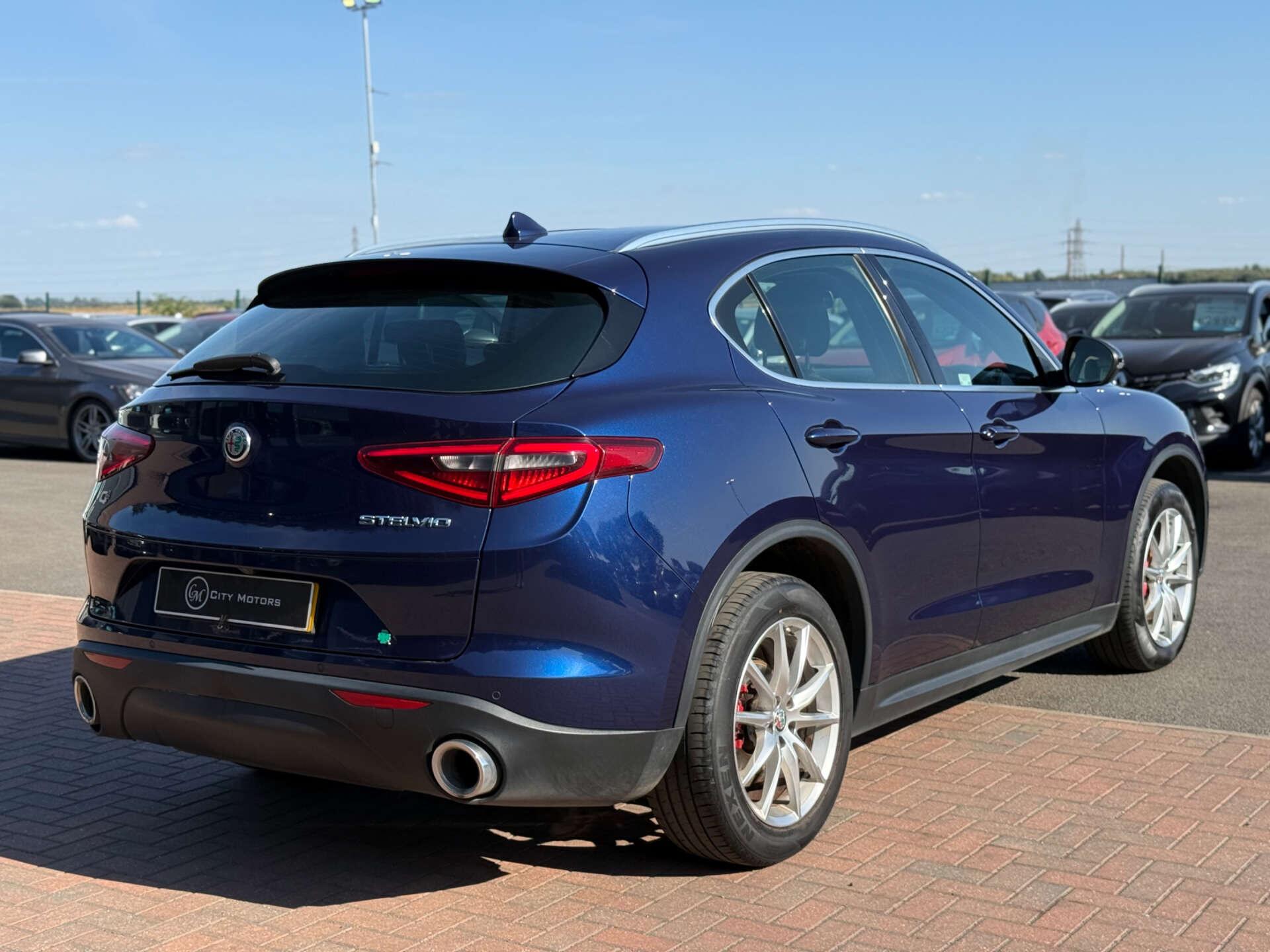 Alfa Romeo Stelvio view 17