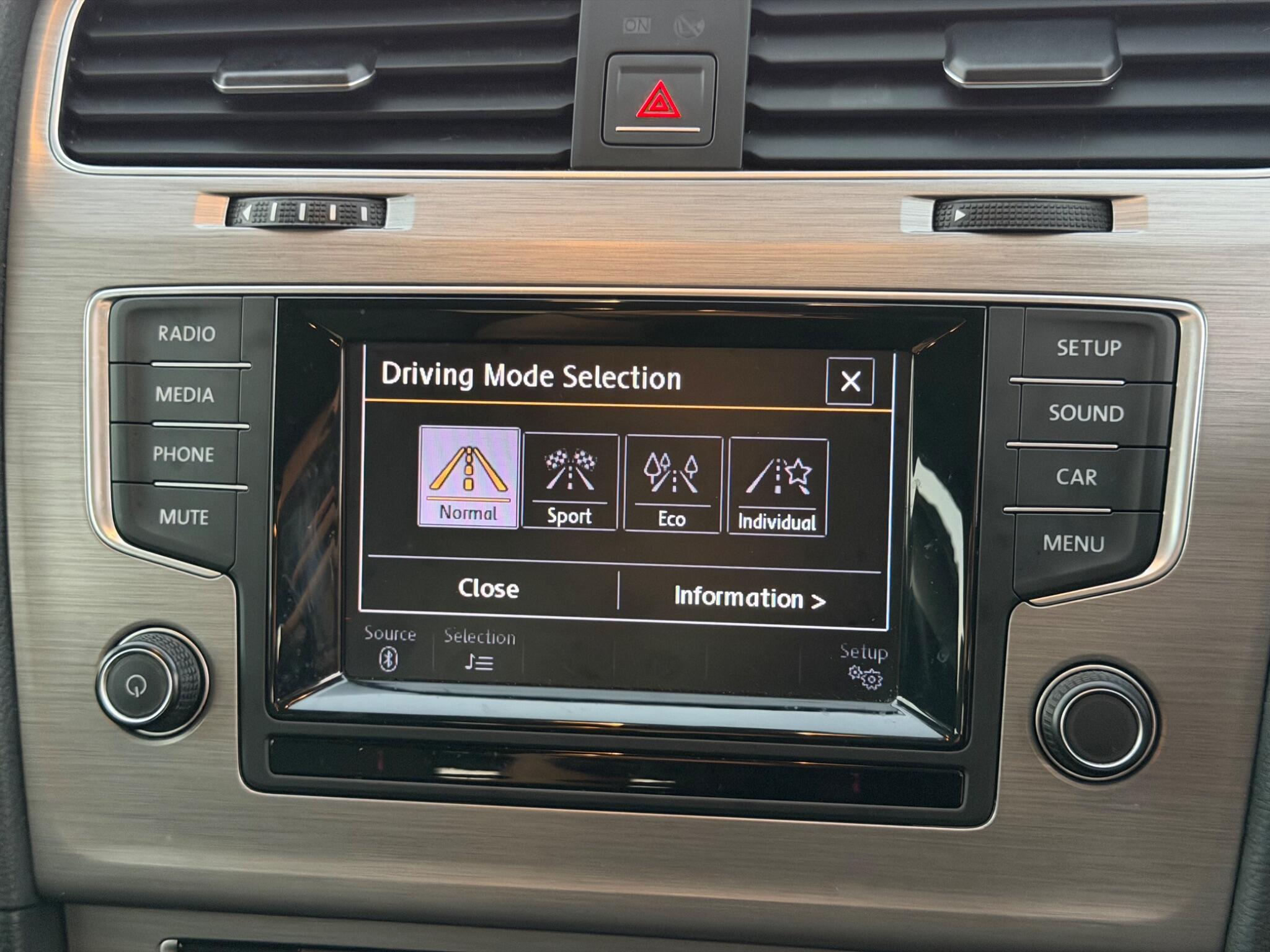 Volkswagen Golf view 30