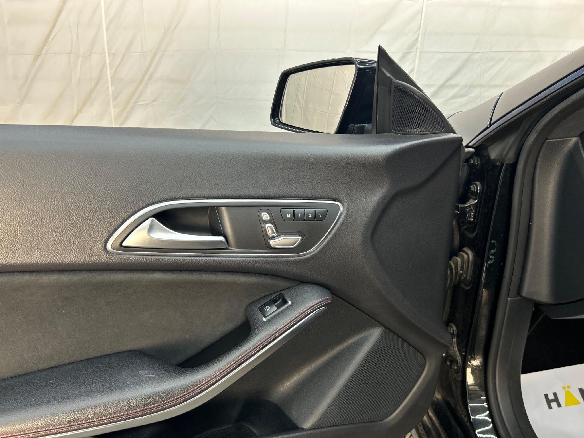 Mercedes-Benz CLA view 36