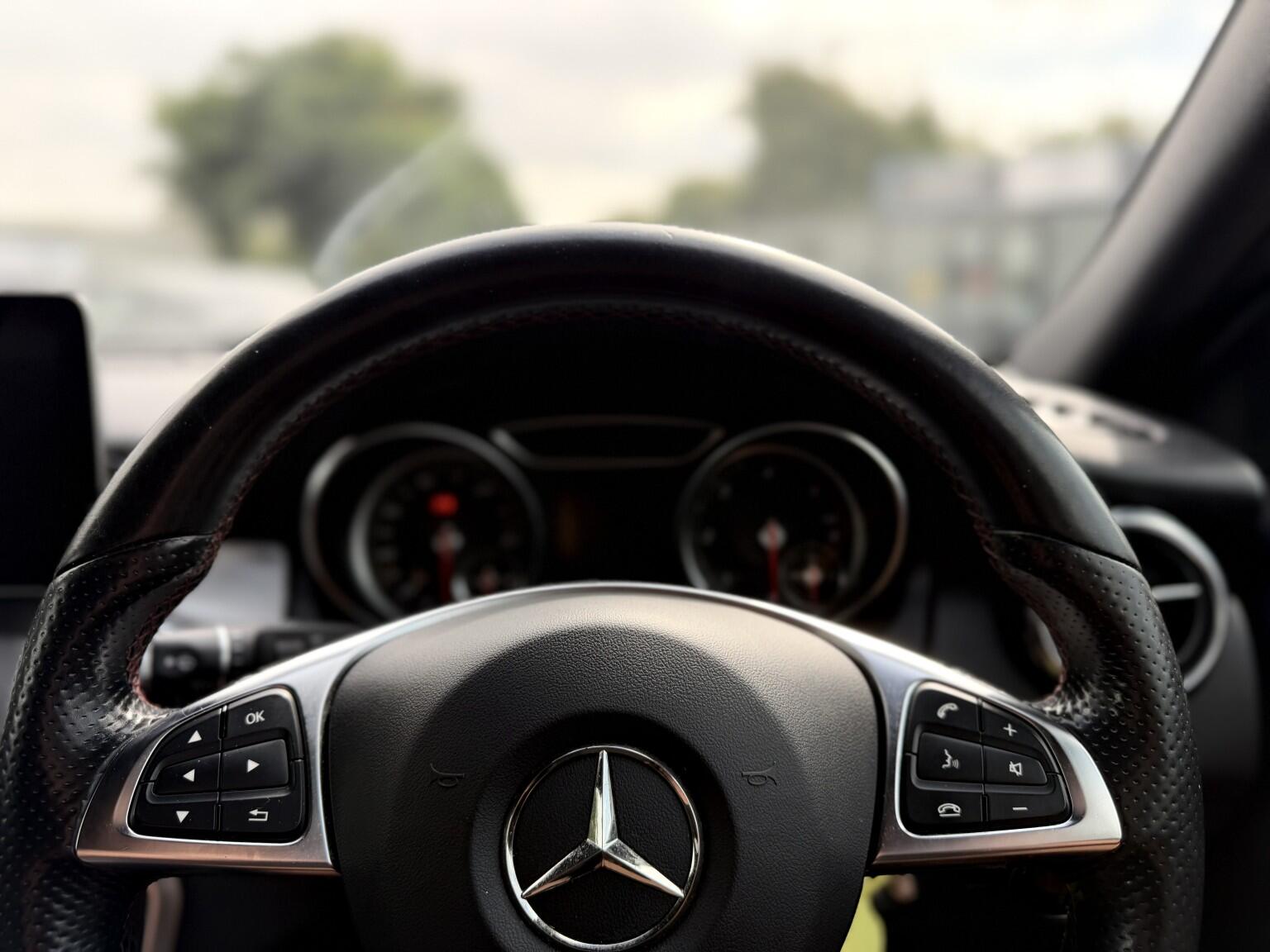 Mercedes-Benz Gla view 16