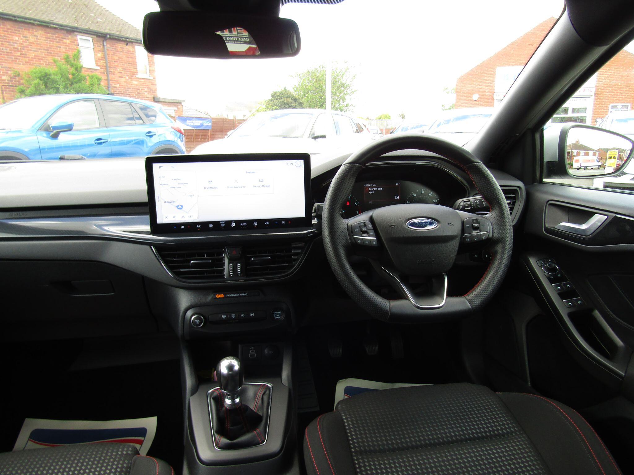 Ford Focus view 11