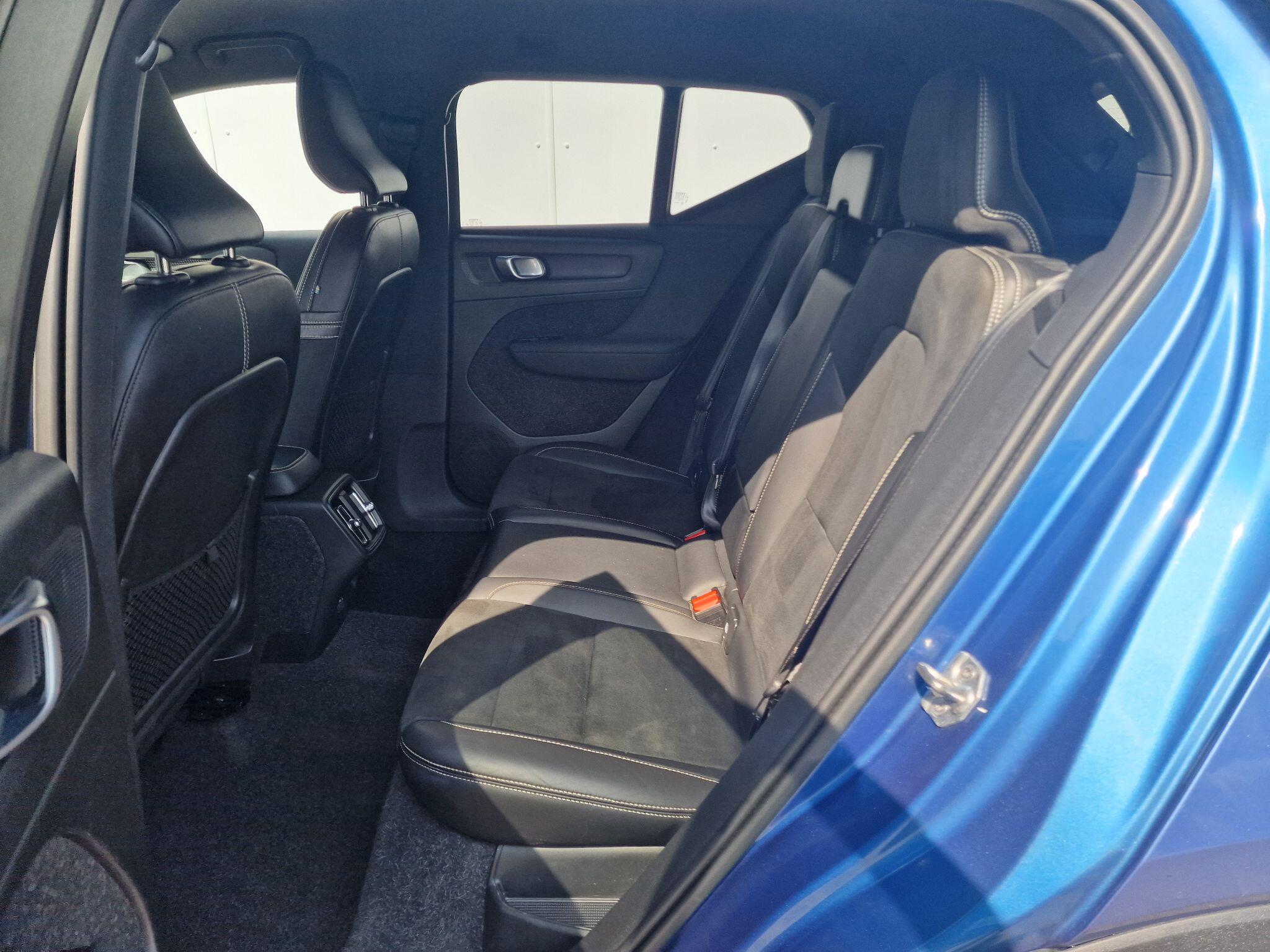 Volvo XC40 view 37