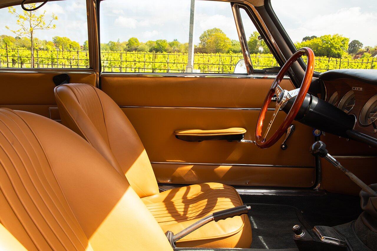 Alfa Romeo Giulia view 10