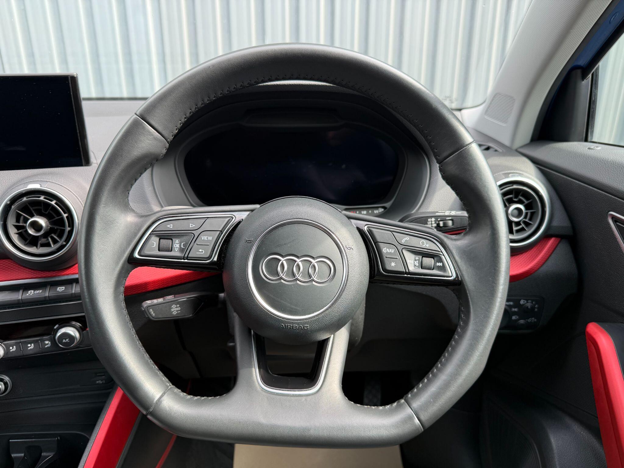Audi Q2 view 24