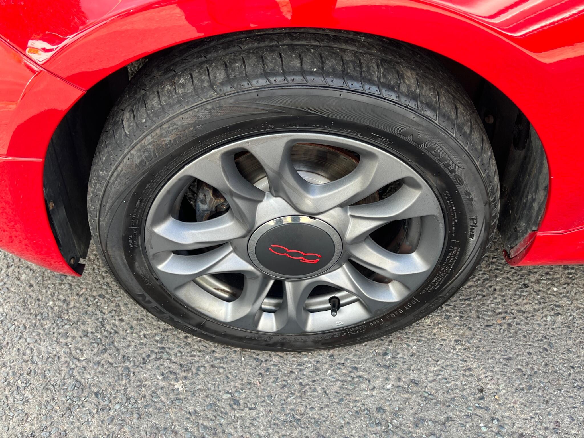 2016 Fiat 500 image 27