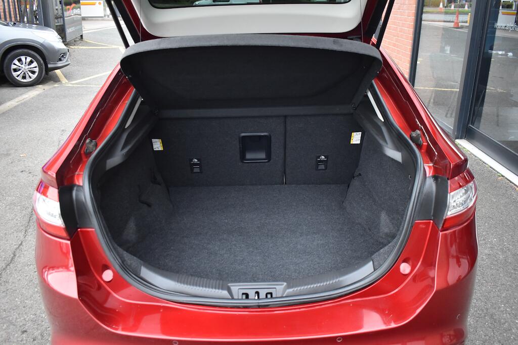Ford Mondeo view 46