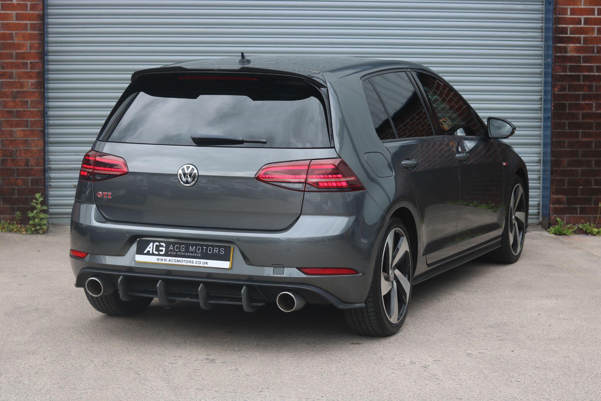 Volkswagen Golf view 5