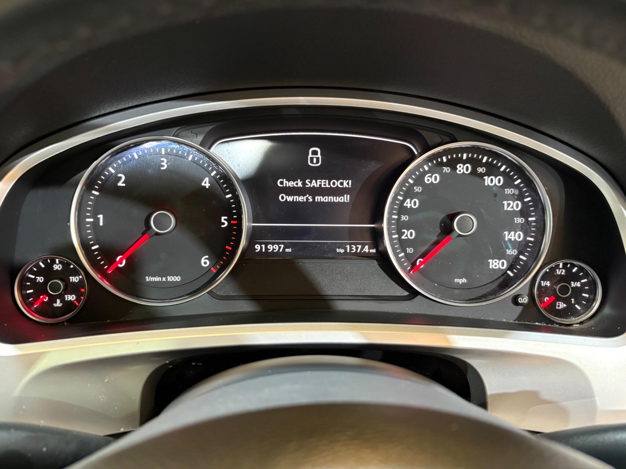 Volkswagen Touareg view 10