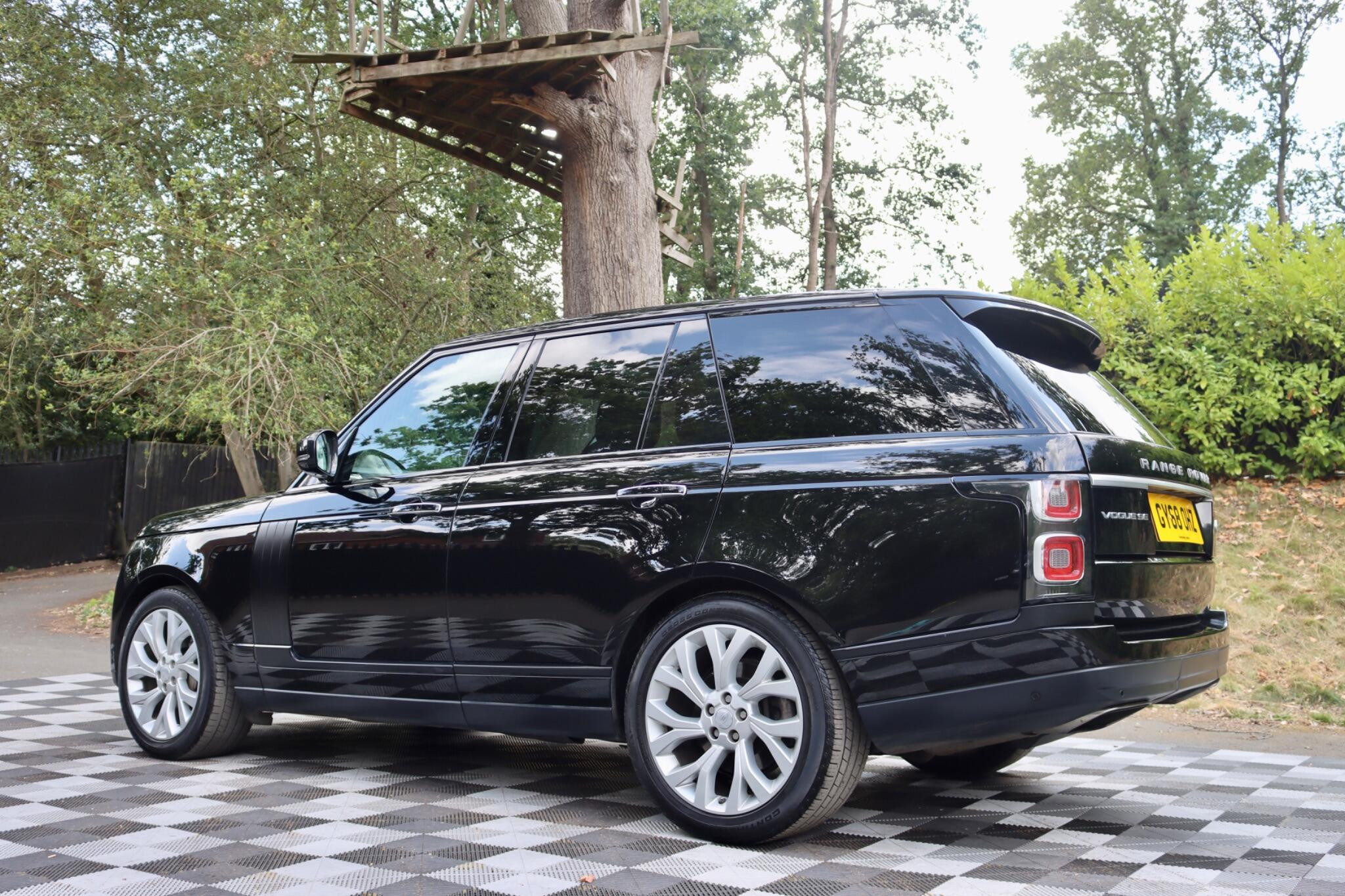 Land Rover Range Rover view 27