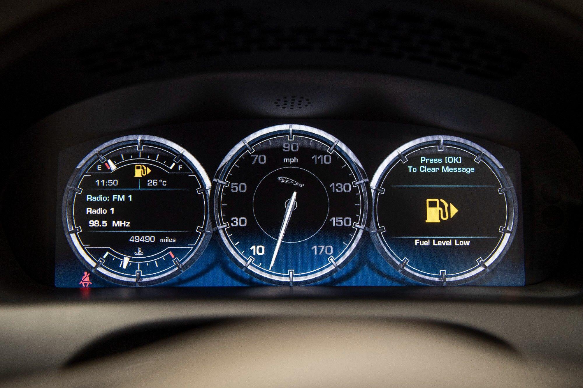 Jaguar XJ view 29