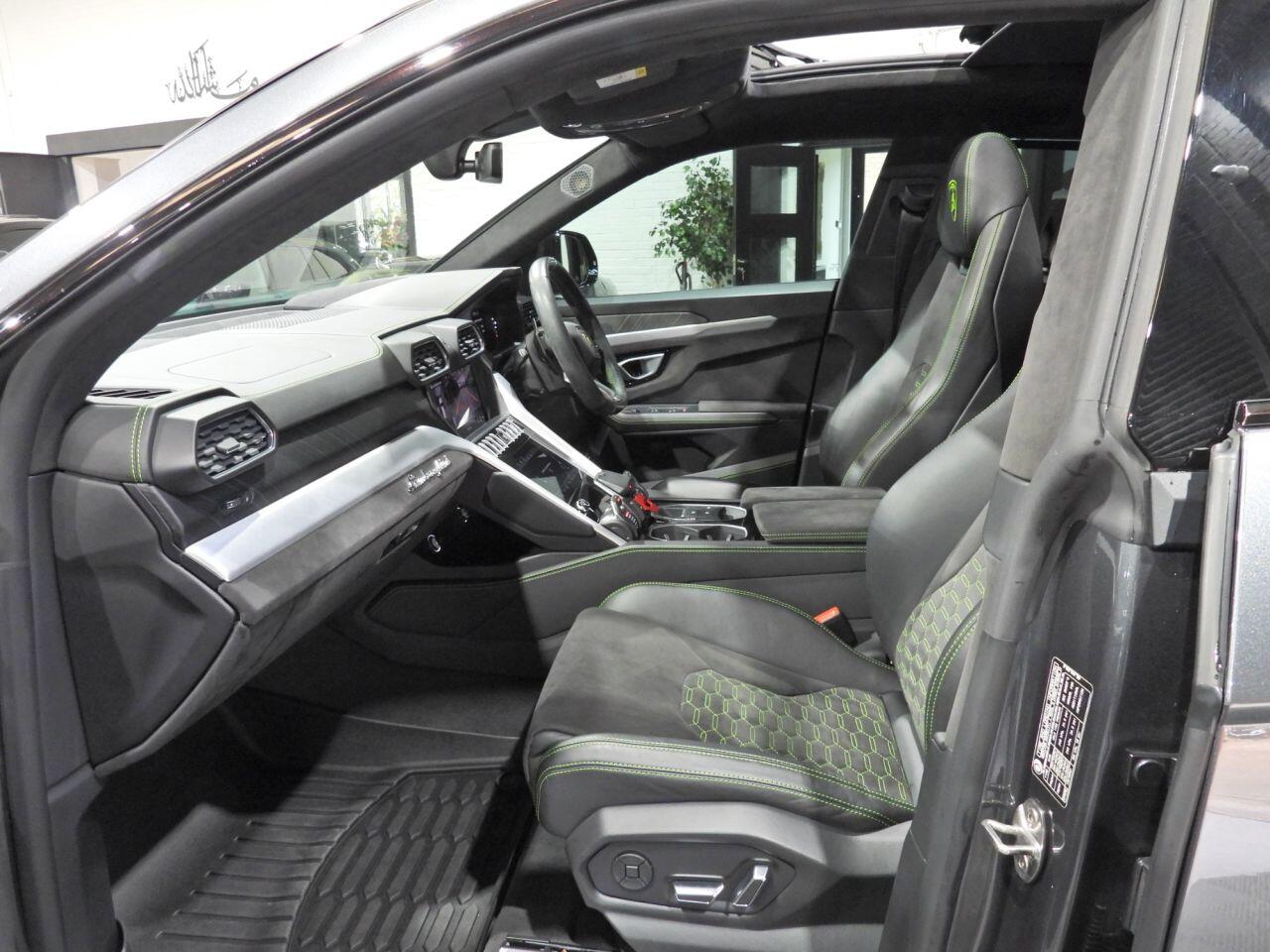 Lamborghini Urus view 20