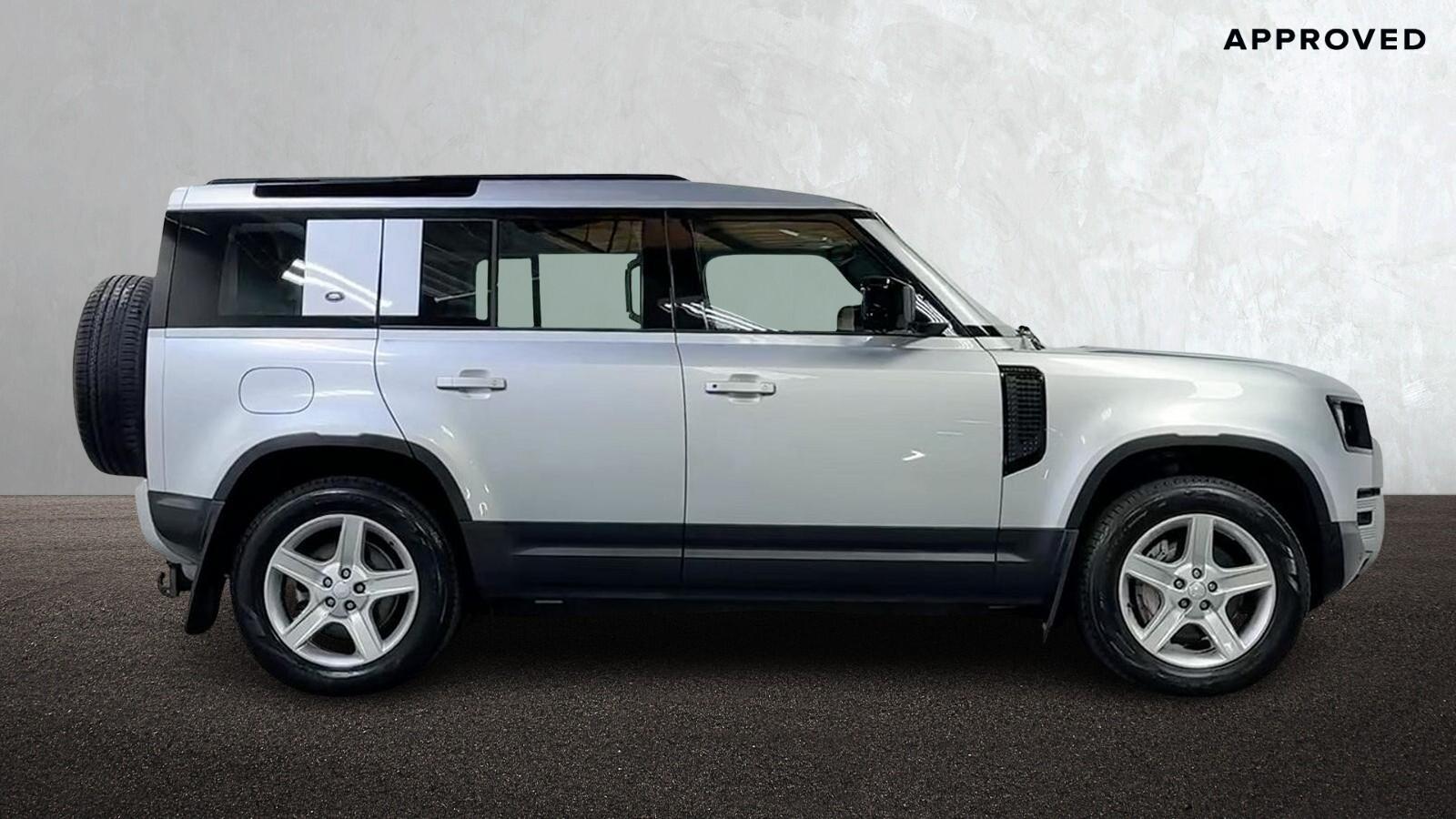 Land Rover Defender view 5