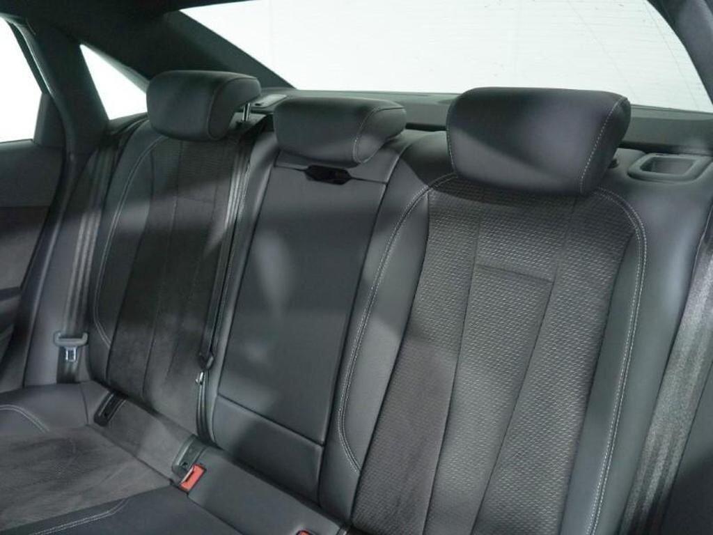 Audi A4 view 10
