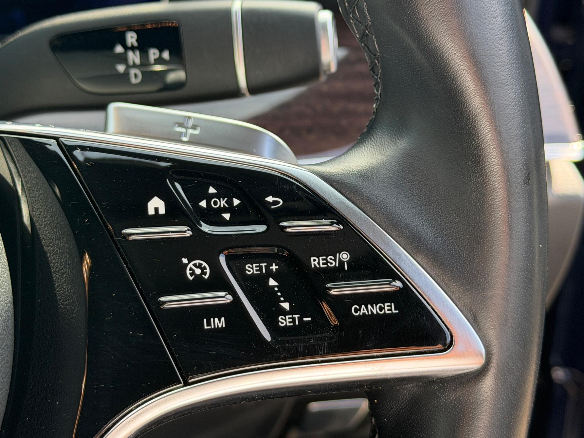 Mercedes-Benz E-Class view 28