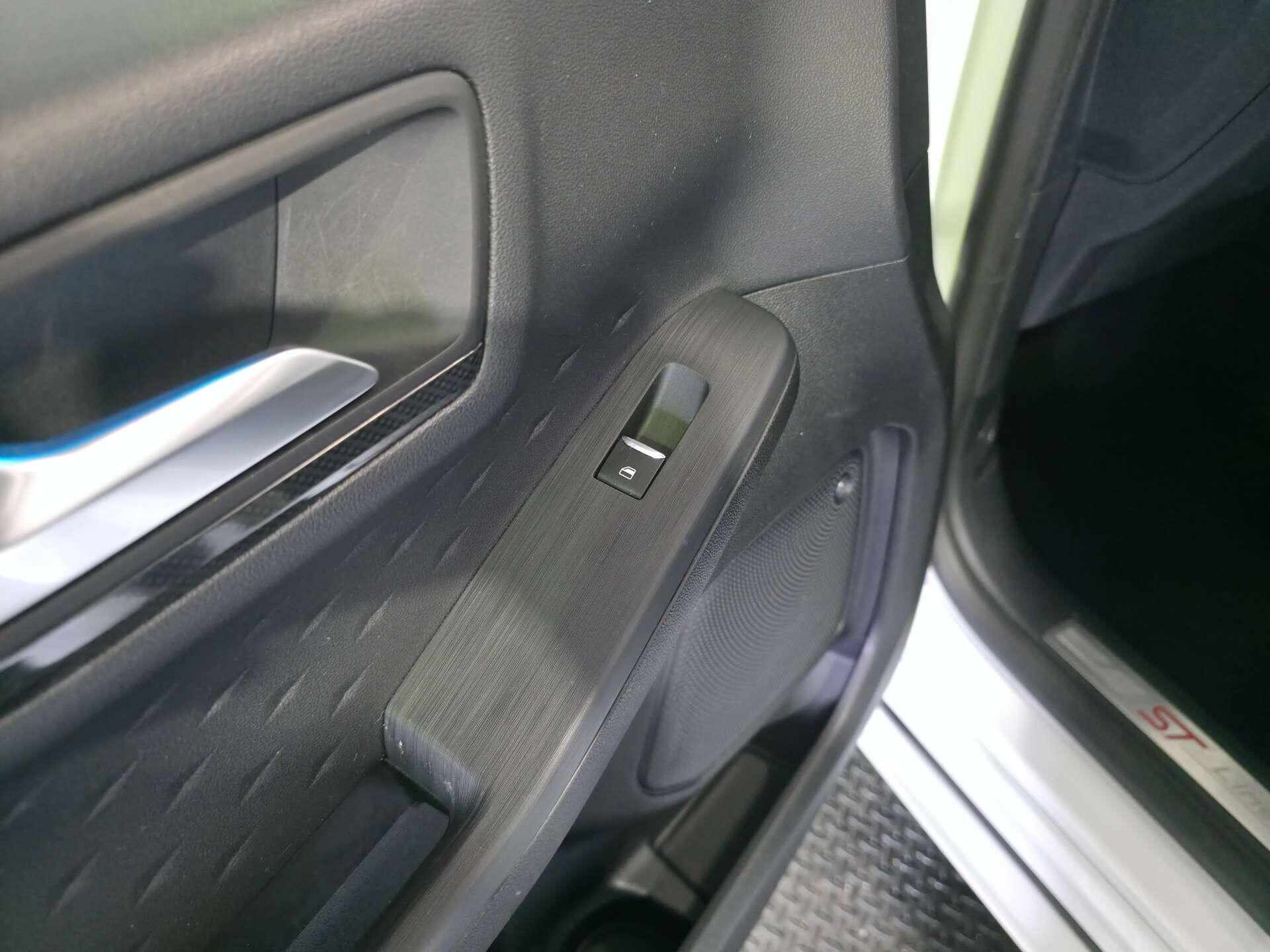 Ford Kuga view 65