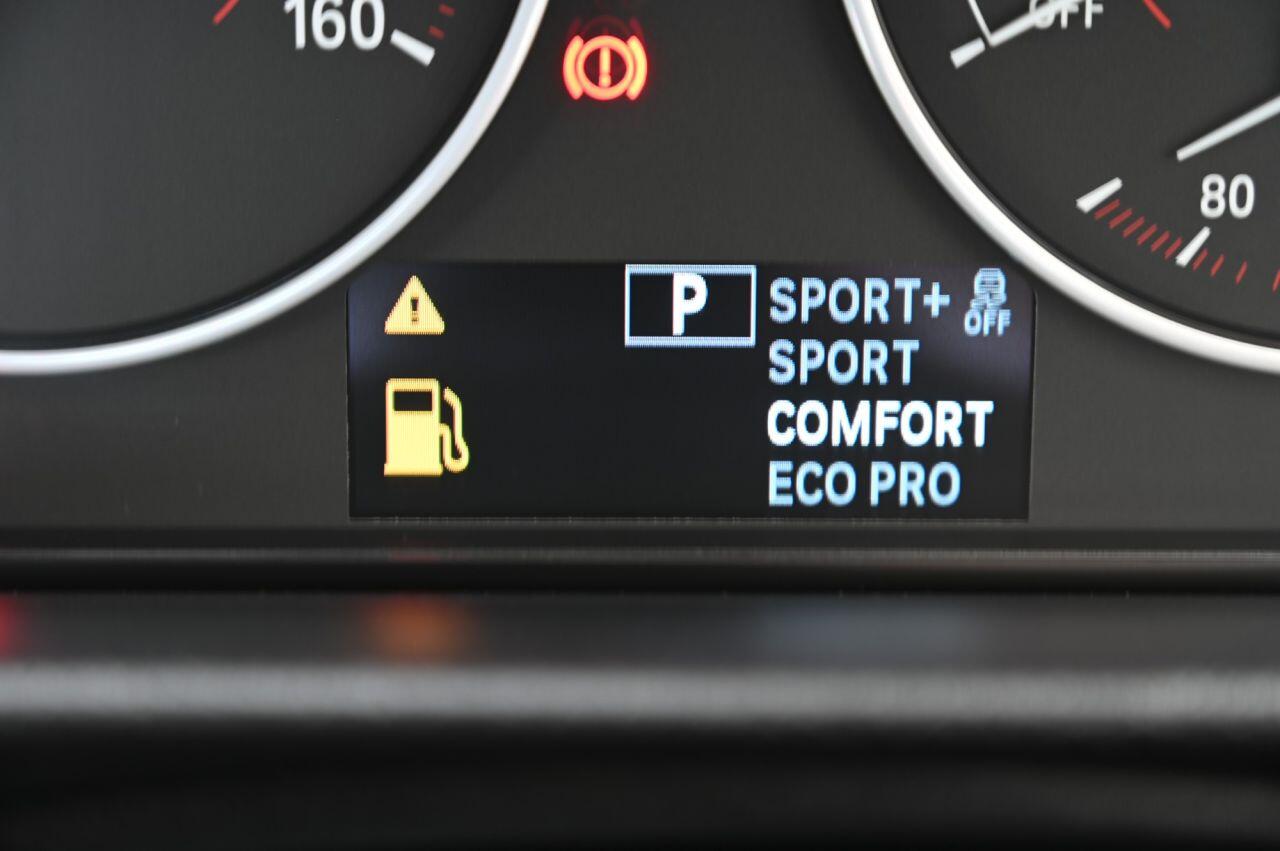 BMW 3 Series view 24