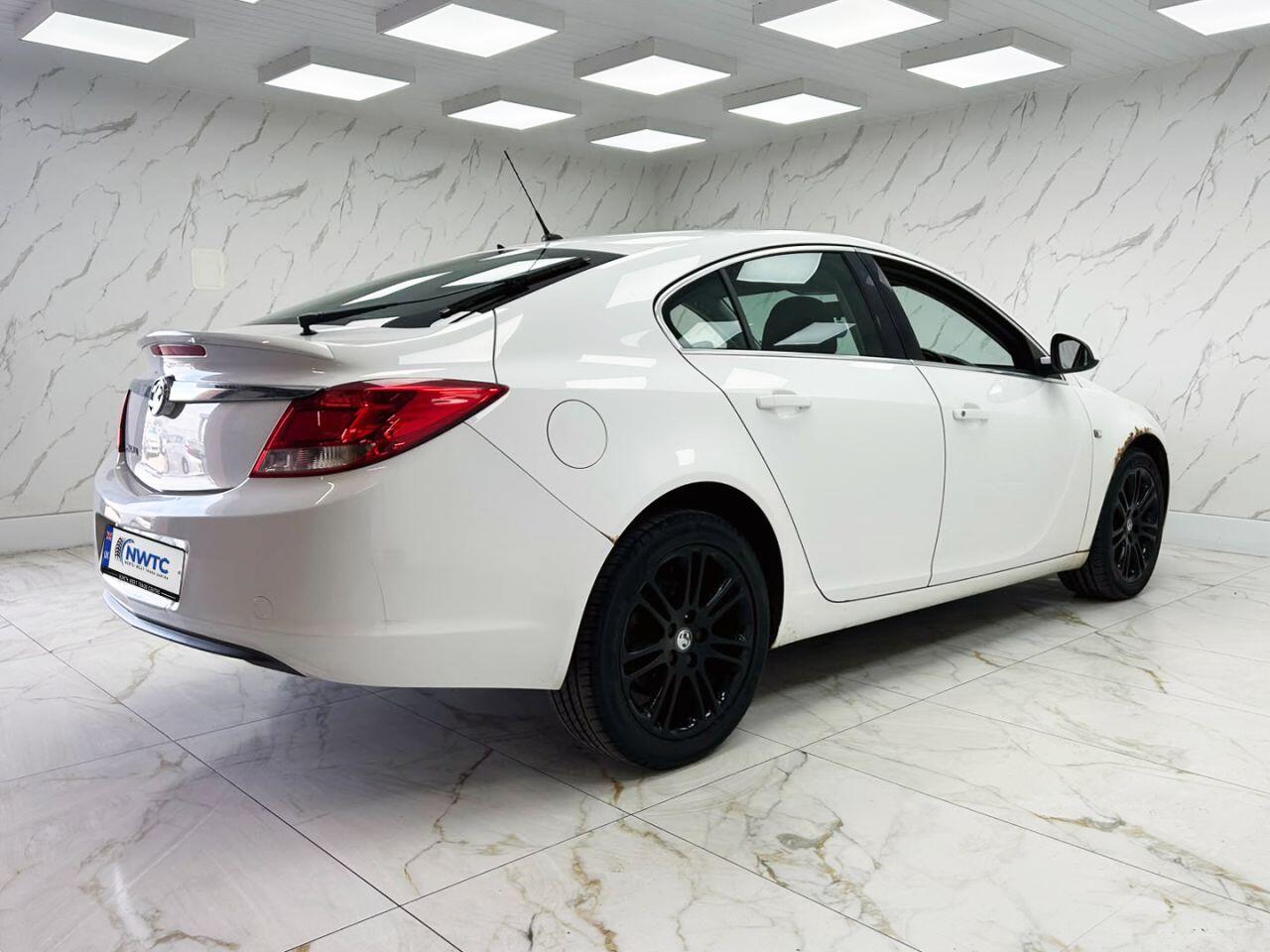 Vauxhall Insignia view 11