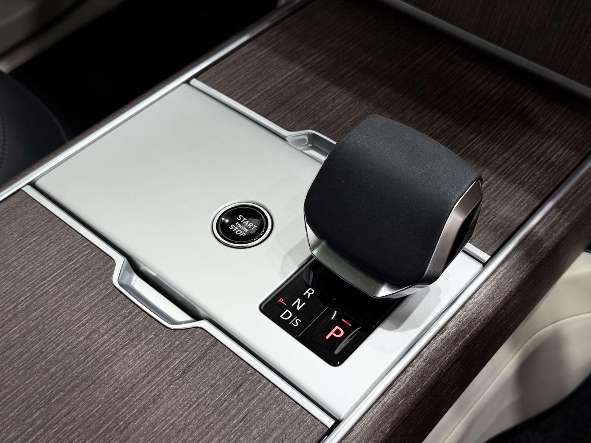 Land Rover Range Rover view 47